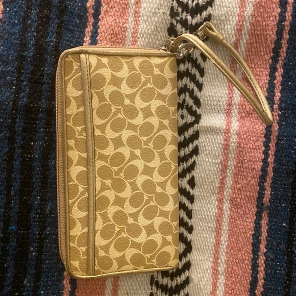 Coach Wallet - Picture 3 of 4